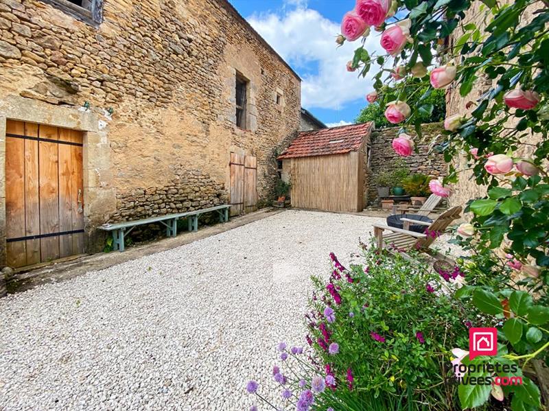 Maison - 240 m² - 9 pièces