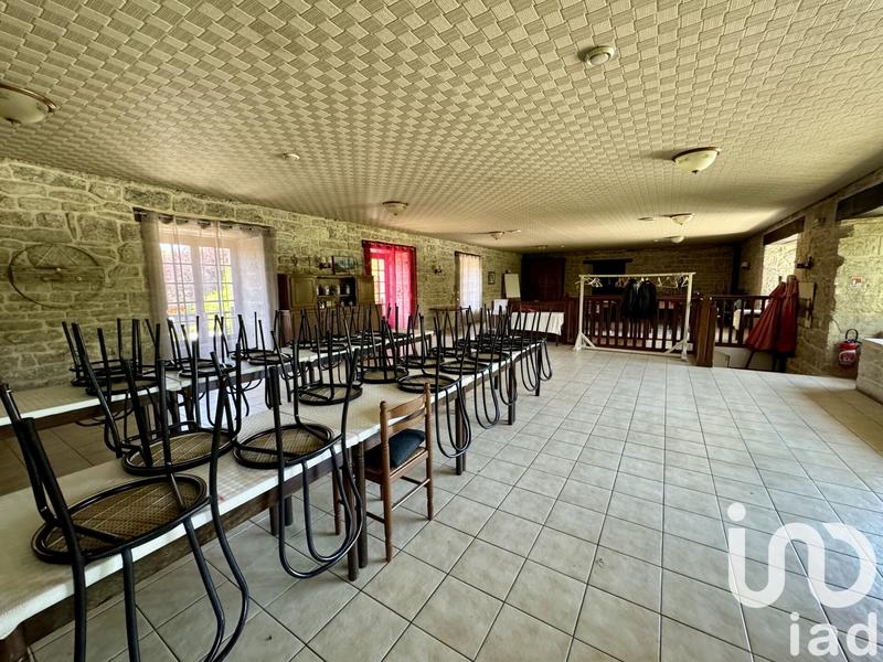 Maison - 1 600 m² - 15 pièces