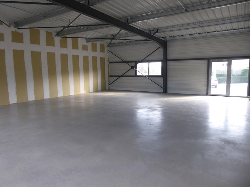 Local d'activité / Entrepôt - 125 m²