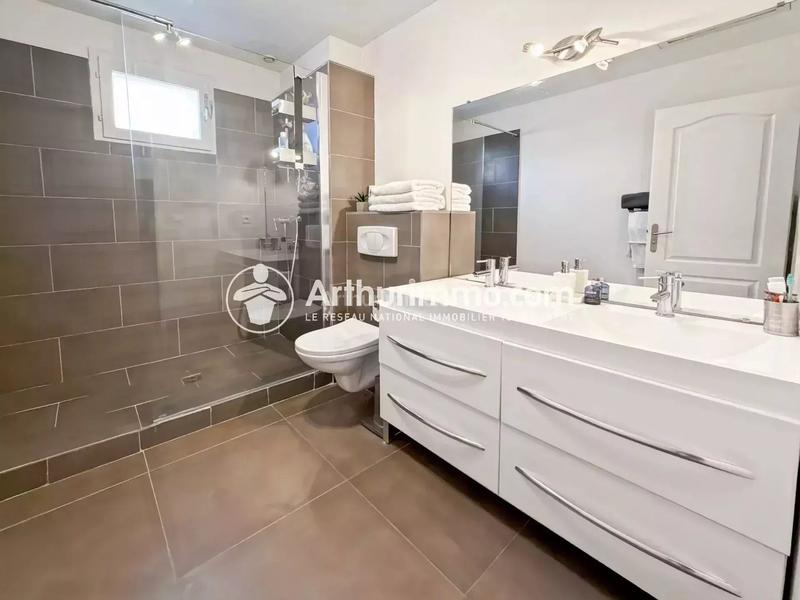 Maison - 210 m² - 7 pièces