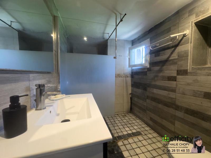 Maison - 250 m² - 12 pièces