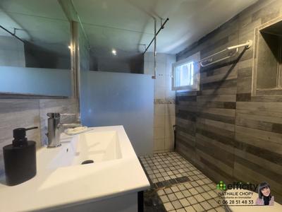 Maison - 250 m² - 12 pièces