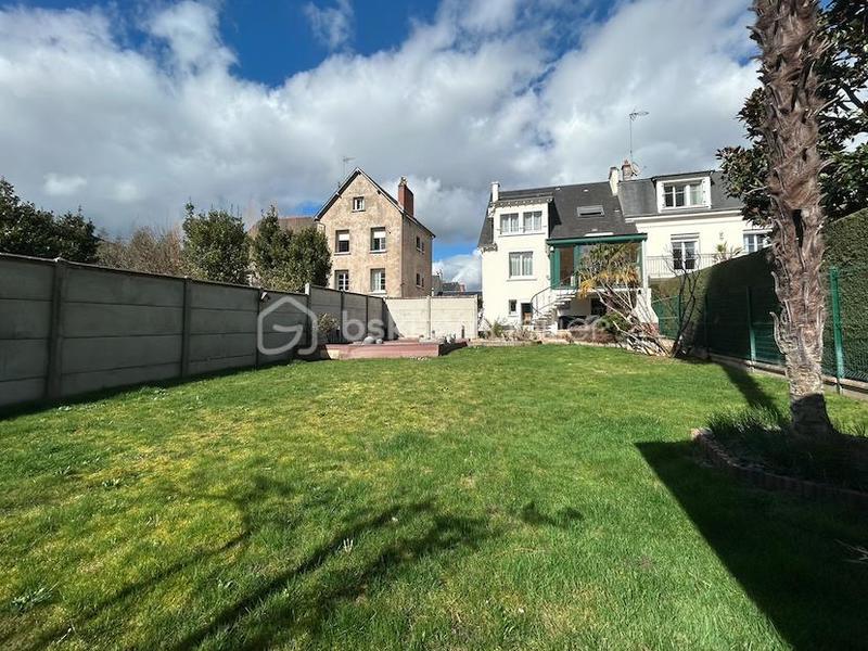 Maison - 168 m² - 8 pièces