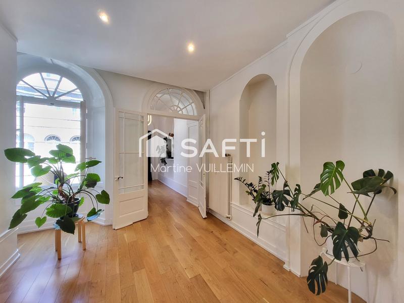 Appartement - 180 m² - 5 pièces