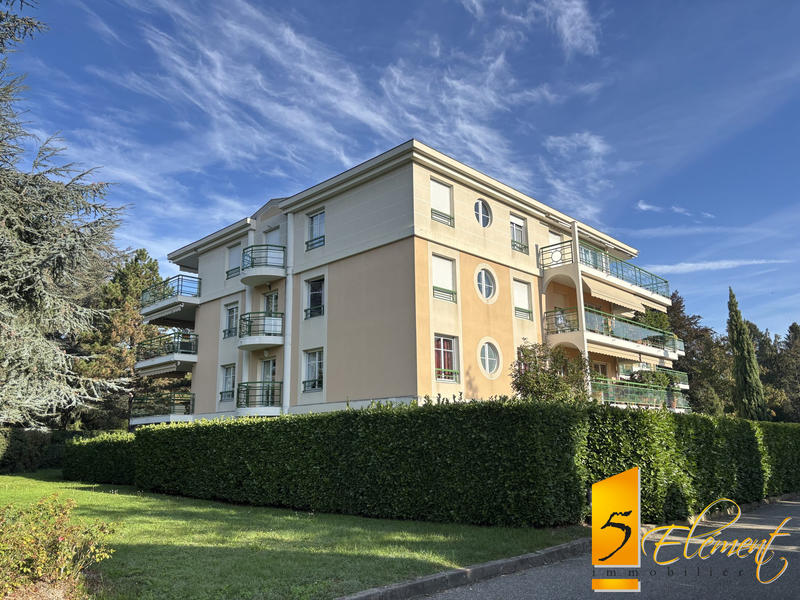 Appartement - 75 m² - 3 pièces