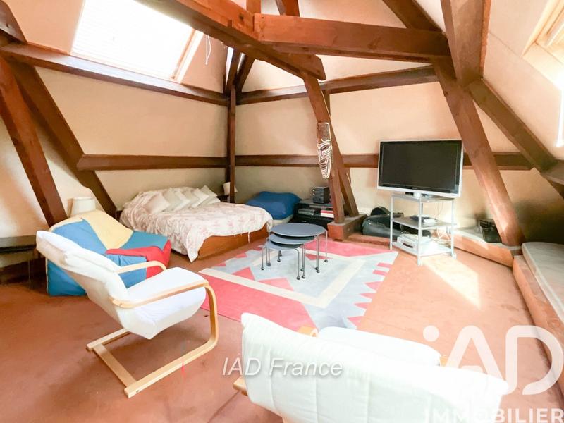 Maison - 225 m² - 8 pièces