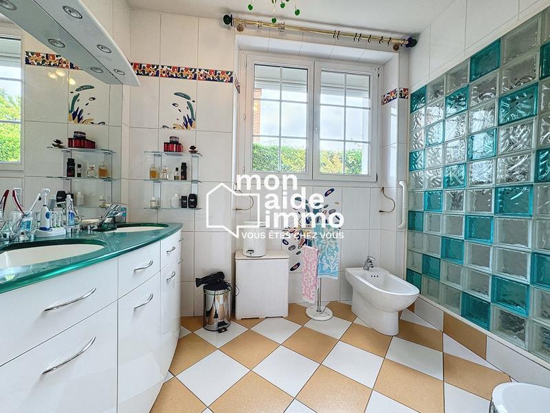 Maison - 300 m² - 15 pièces