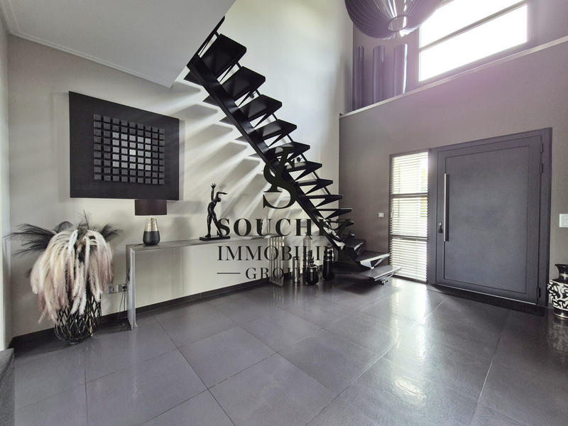 Villa - 265 m² - 10 pièces