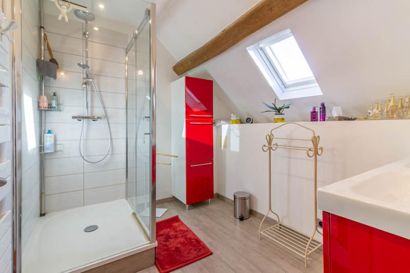 Maison - 196 m² - 7 pièces