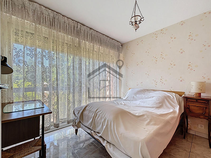 Appartement - 100 m² - 5 pièces