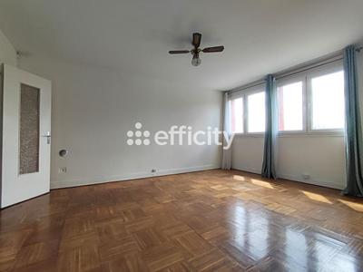 Appartement - 100 m² - 5 pièces