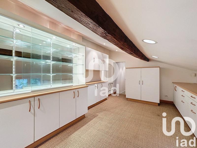 Maison - 238 m² - 8 pièces