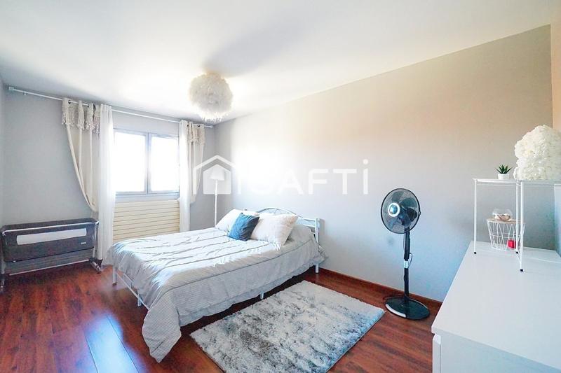 Maison - 200 m² - 7 pièces