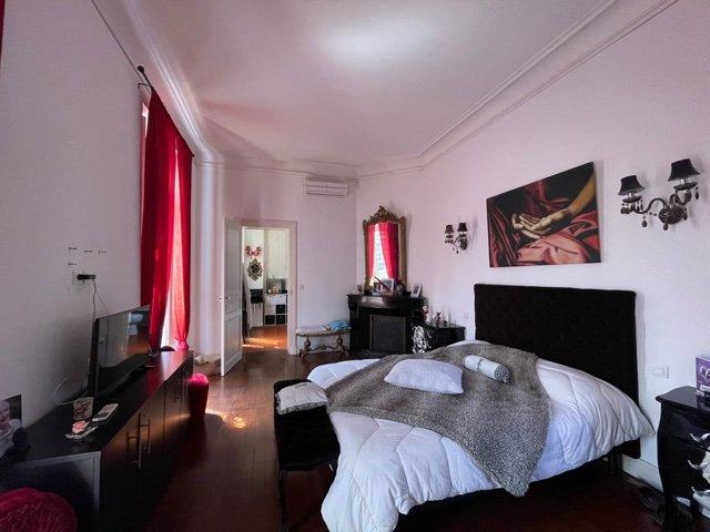 Château - 2 000 m² - 20 pièces