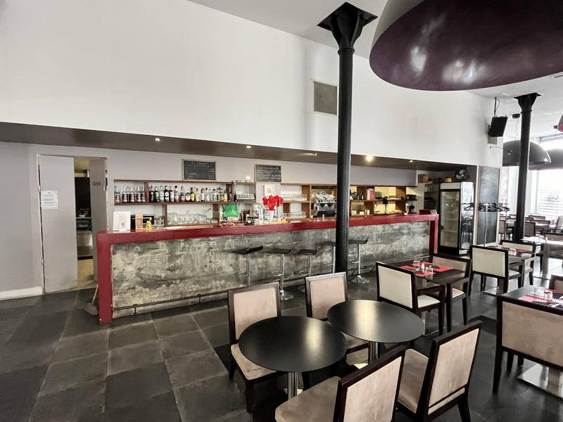 Local commercial - 487 m² - 2 pièces