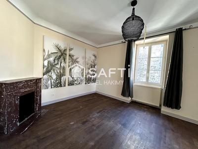 Maison - 90 m² - 5 pièces