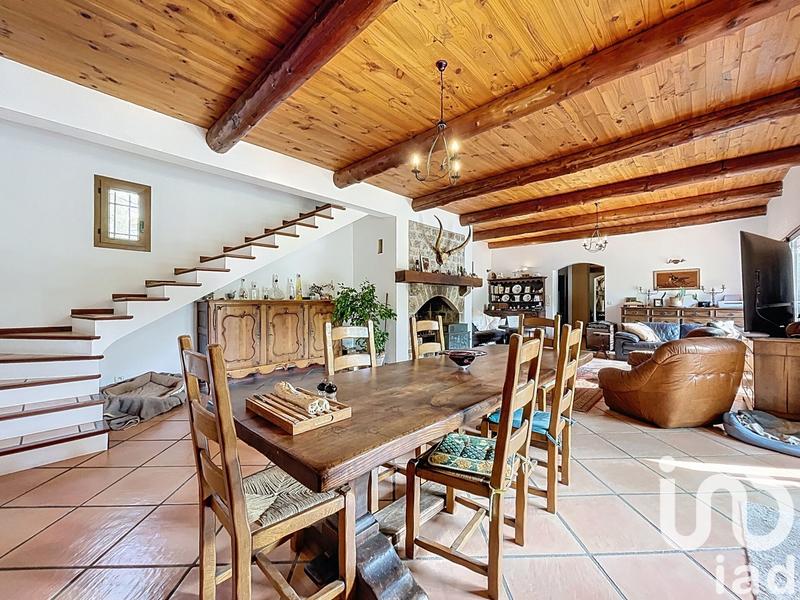 Maison - 198 m² - 7 pièces