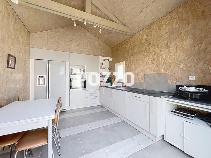 Maison - 210 m² - 8 pièces