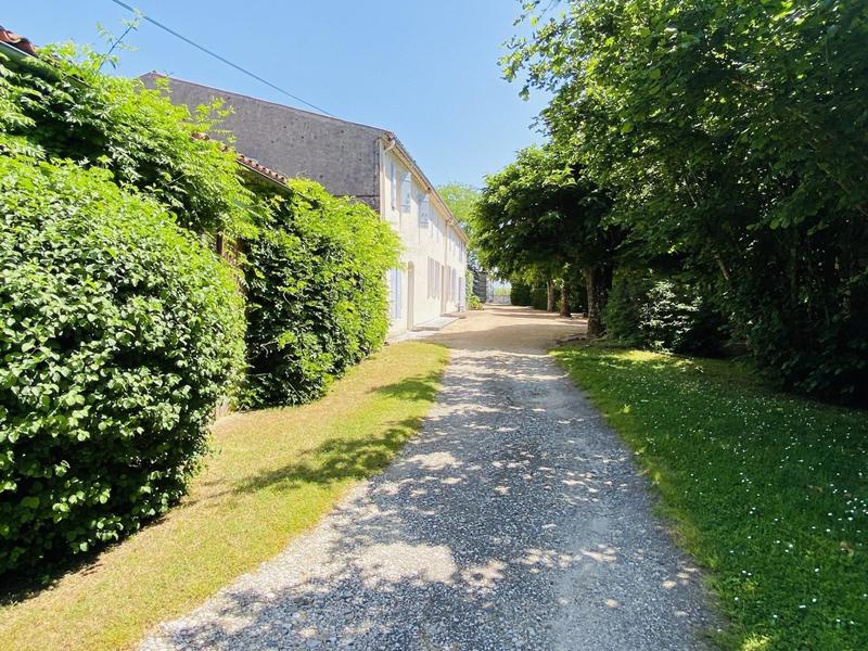 Maison de maîtres - 400 m² - 14 pièces