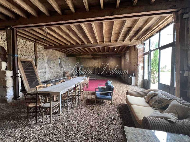 Château - 4 400 m² - 35 pièces