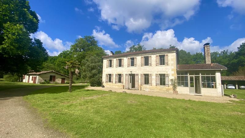 Maison - 350 m² - 7 pièces