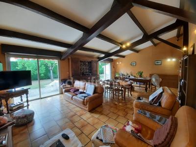 Maison - 206 m² - 6 pièces