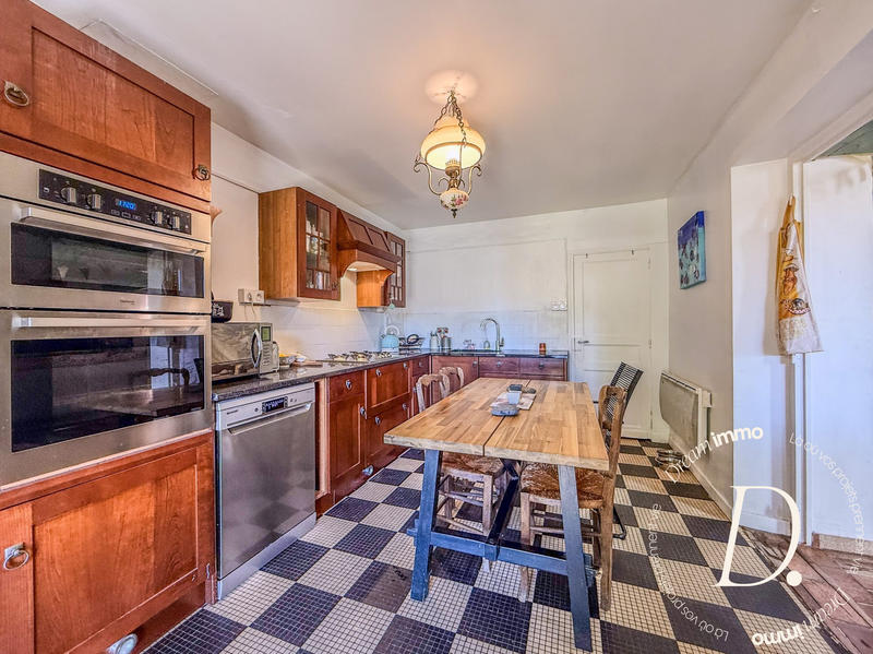 Maison - 168 m² - 8 pièces