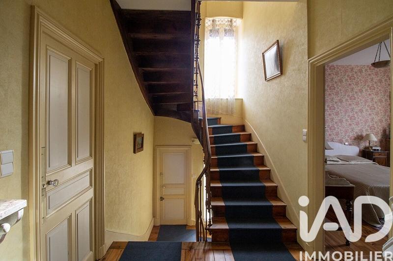 Maison - 345 m² - 11 pièces