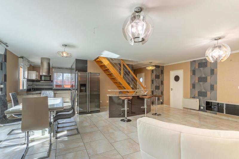 Maison - 163 m² - 6 pièces