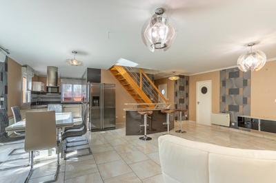 Maison - 163 m² - 6 pièces