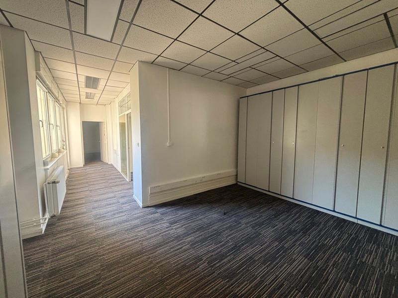 Bureau - 293 m²