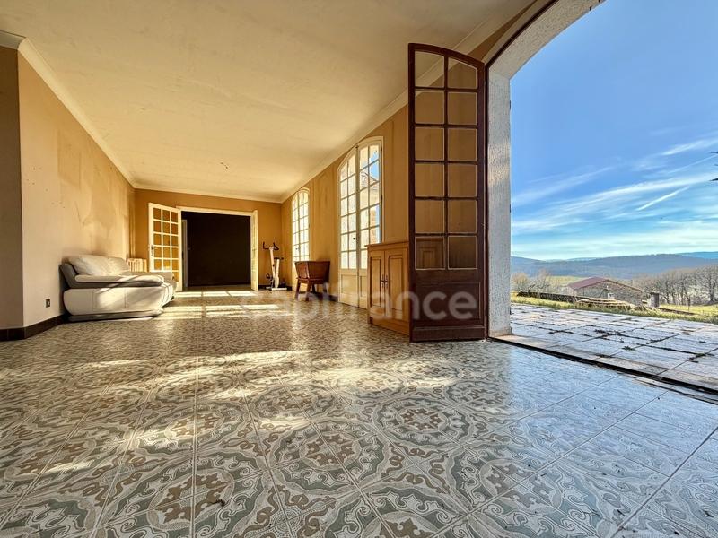 Maison - 185 m² - 6 pièces