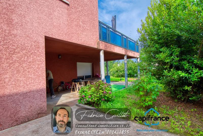 Maison - 241 m² - 7 pièces