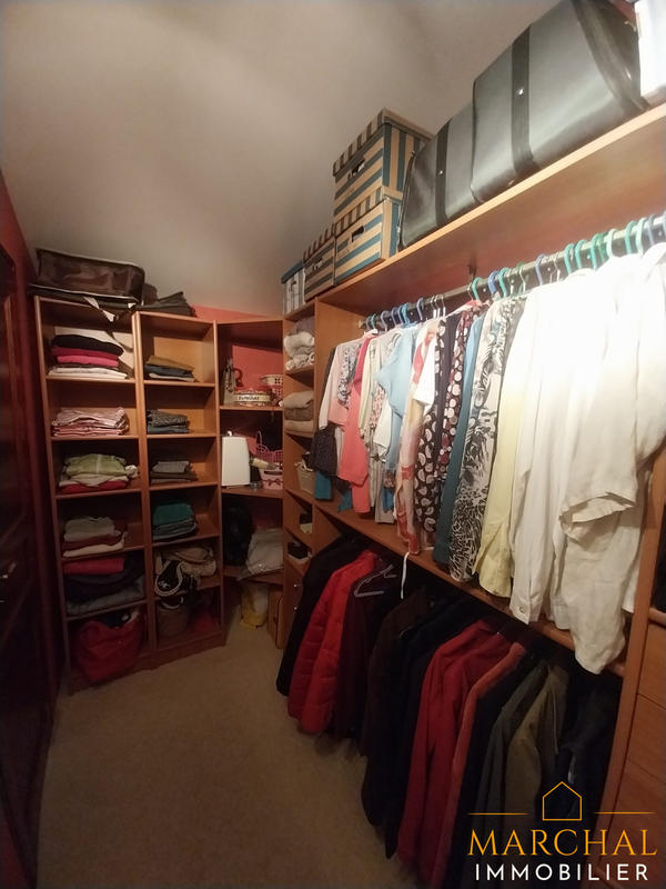 Maison - 207 m² - 7 pièces