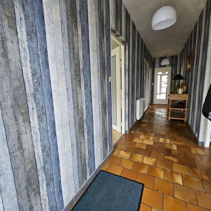 Maison - 240 m² - 8 pièces