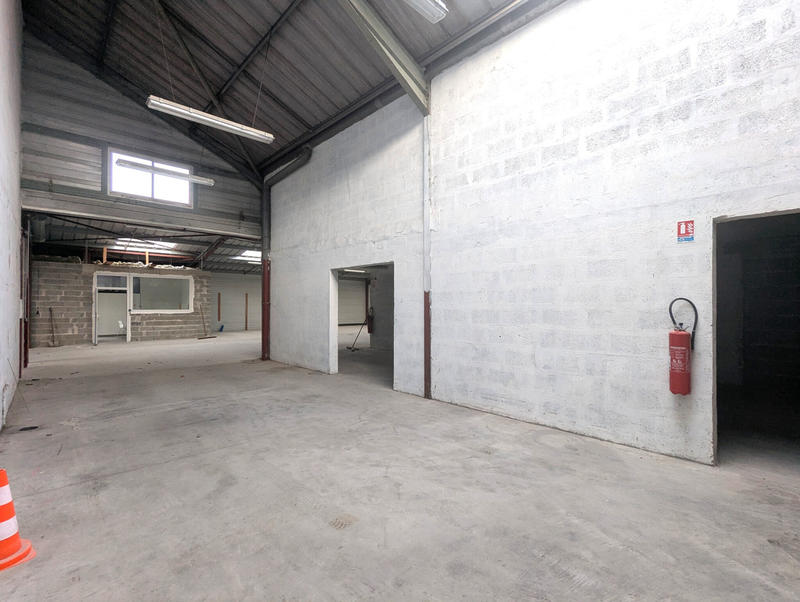 Local commercial - 420 m² - 4 pièces