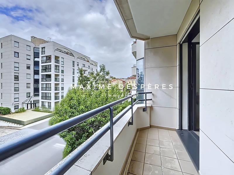 Appartement - 90 m² - 4 pièces