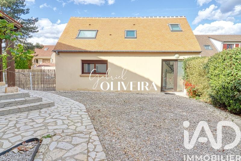 Maison - 232 m² - 10 pièces