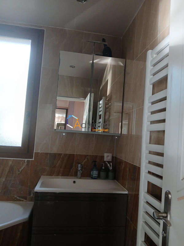 Maison - 192 m² - 6 pièces