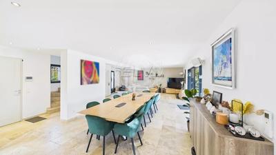 Maison - 177 m² - 5 pièces