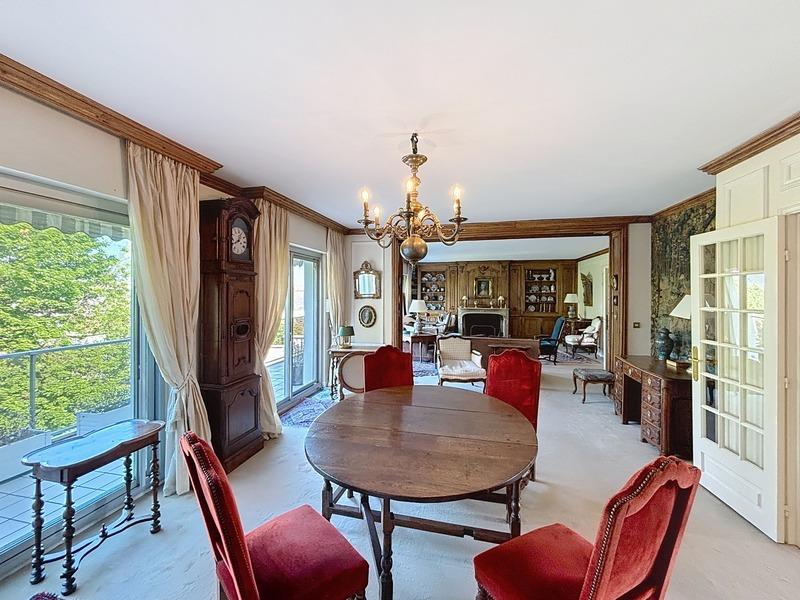 Appartement - 200 m² - 6 pièces