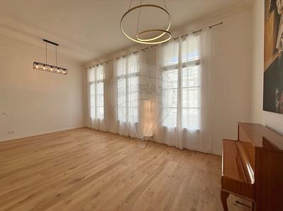 Appartement - 100 m² - 4 pièces