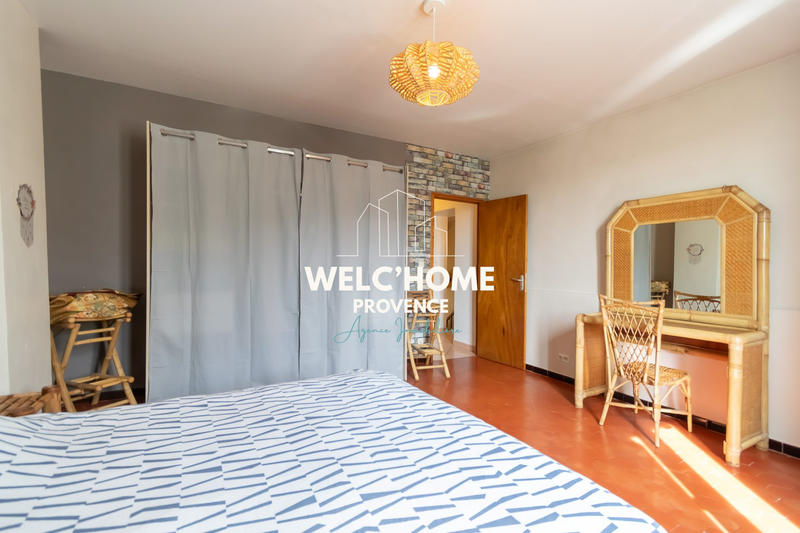 Maison - 210 m² - 8 pièces