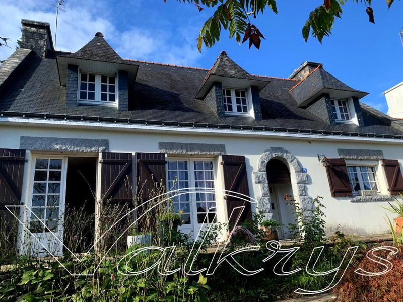 Maison - 180 m² - 10 pièces