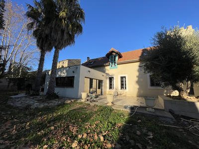 Propriété - 350 m² - 8 pièces