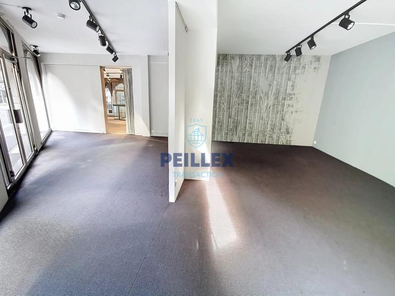 Local commercial - 252 m² - 4 pièces