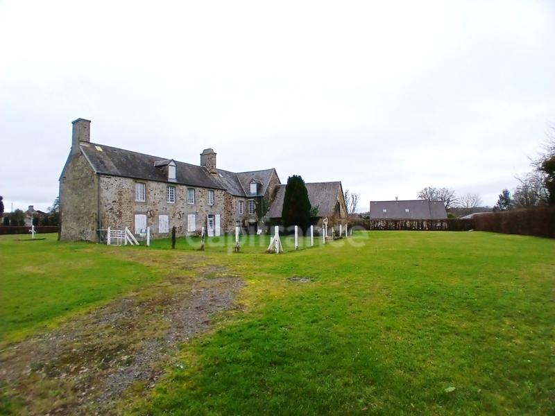 Maison - 211 m² - 8 pièces