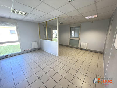 Local d'activités - 330 m² - 16 pièces