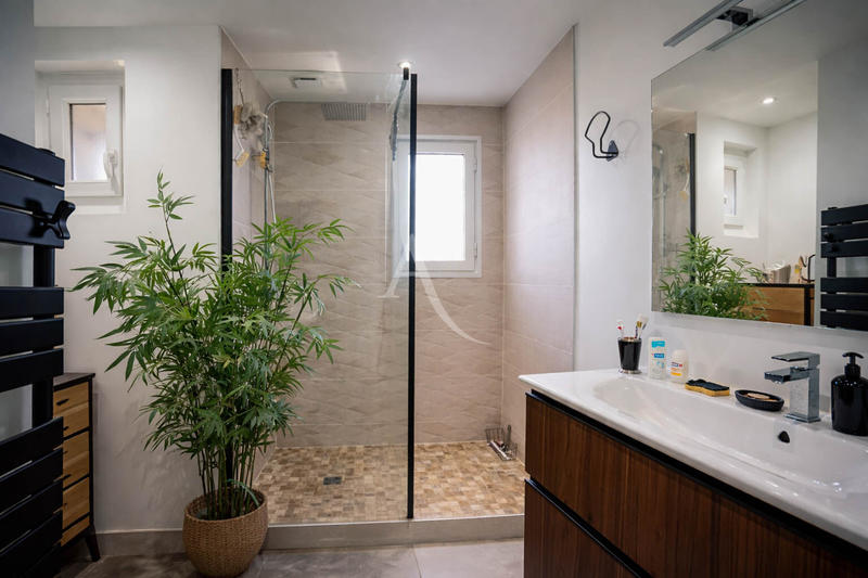 Maison - 137 m² - 7 pièces