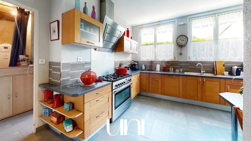 Maison - 209 m² - 7 pièces